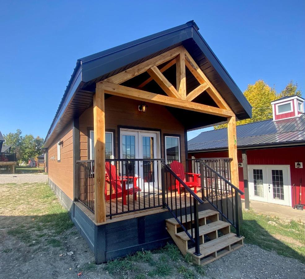 Stardust Inn And Chalets Pincher Creek Exterior photo